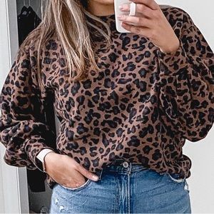 Abercrombie and Fitch Soft A&F Leopard Crew Sweatshirt in Size XS